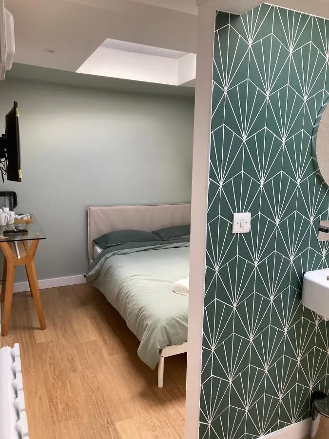 ברייטון Central Ensuite Guest Unit With Air Conditioning And Free On Street Parking