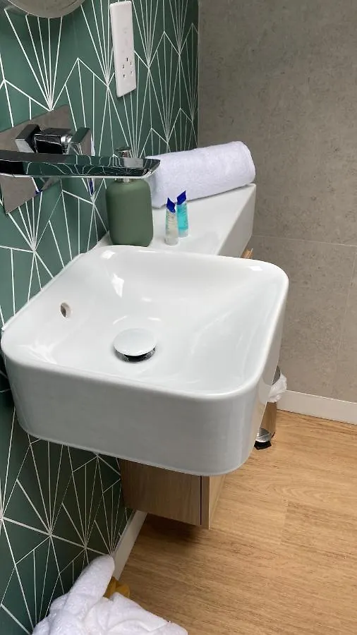 בית הארחה ברייטון Central Ensuite Guest Unit With Air Conditioning And Free On Street Parking